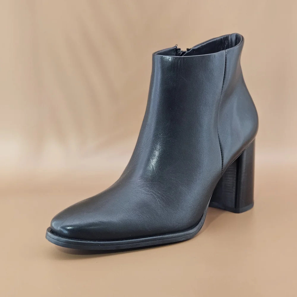 Paul Green Booties Size 8 Black Winn Leather Minimalist Modern Contemporary